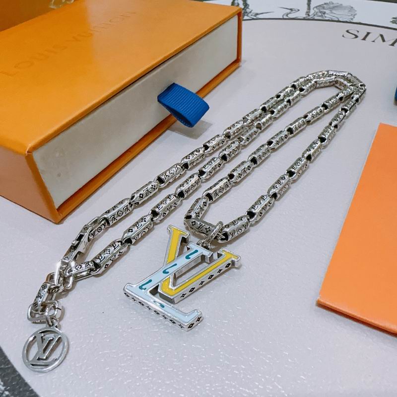 LV Necklace 04yxh16